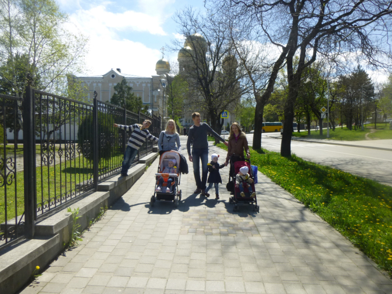 Лягушки-путешественницы или погодочки вместе 1 год 7 месяцев)