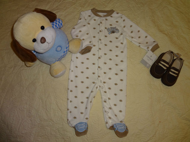 Модная одежда для детей и взрослых по стоковым ценам.