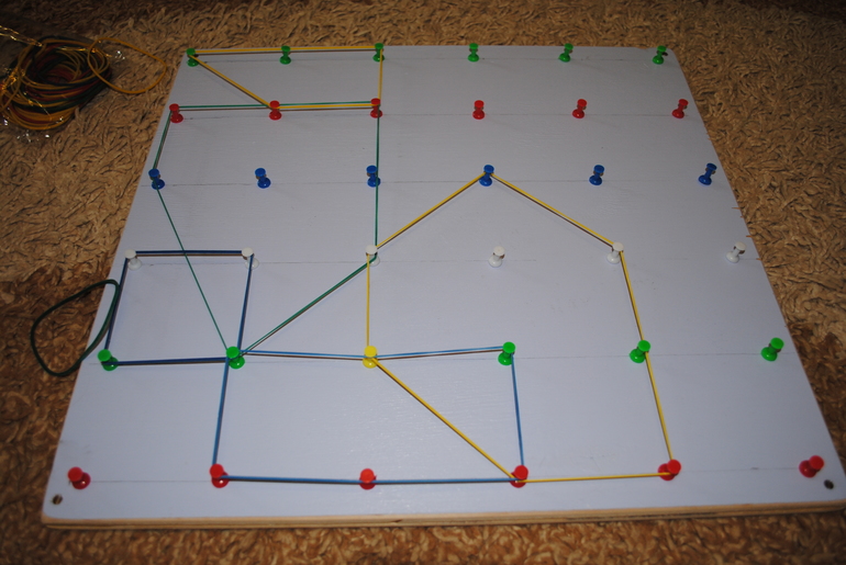 Игра Геометрик - наш фаворит на сегодняшний день