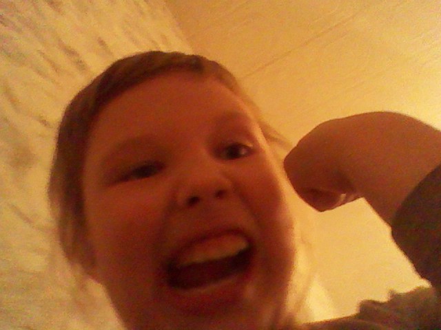 Доча фотосессию устроила!я чуть не умерла)))))