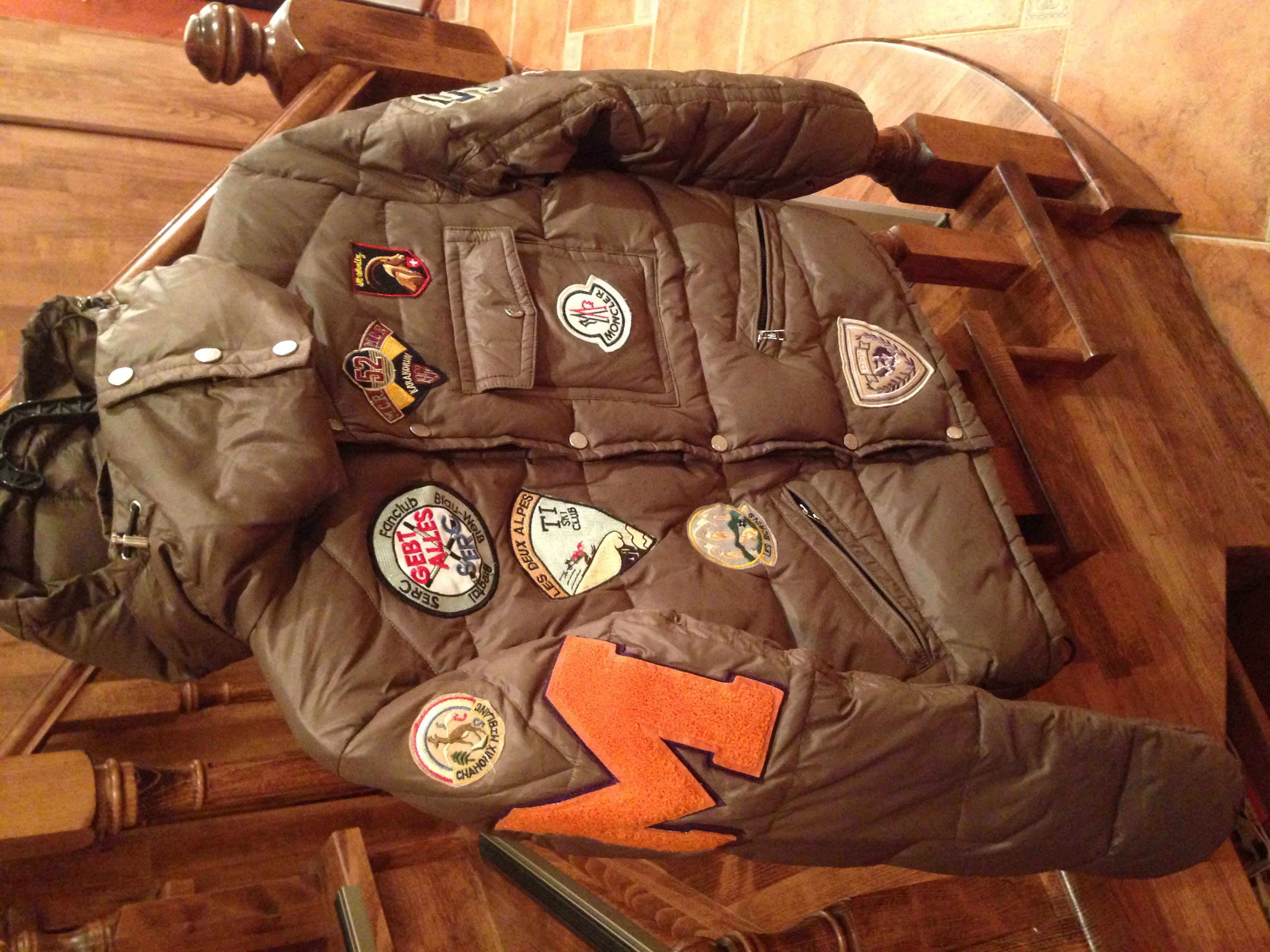 Куртка Moncler б/у