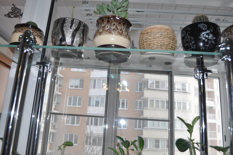 Полка на подоконник для растений