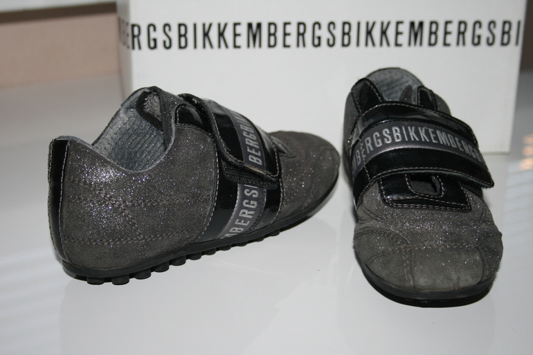 bikkembergs, 28 р-р, 800р. Почта