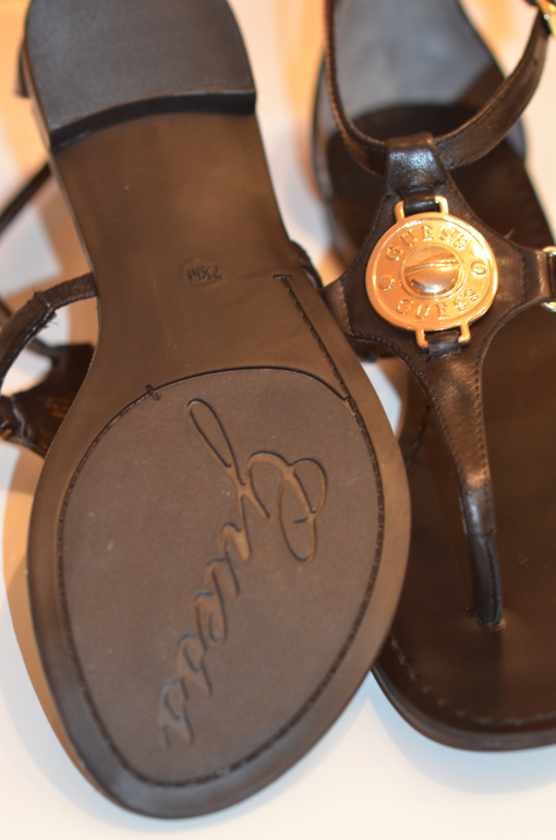 Guess, 37-37,5 р-р, 3200. Почта