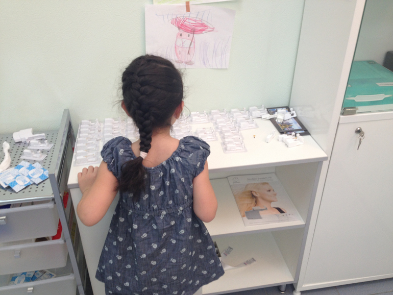 Ура! Ушки прокололи!