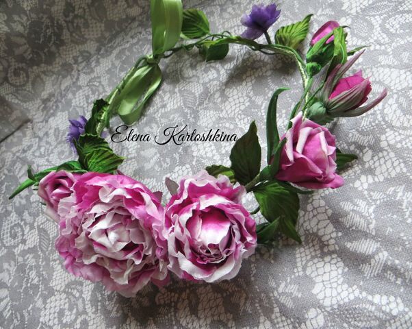 Шелковый венок с розами