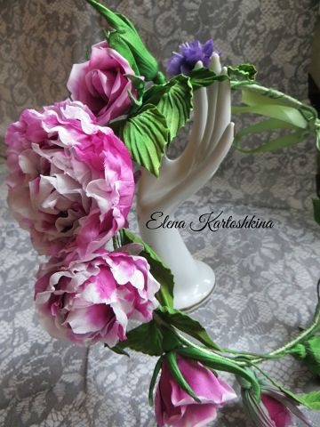 Шелковый венок с розами