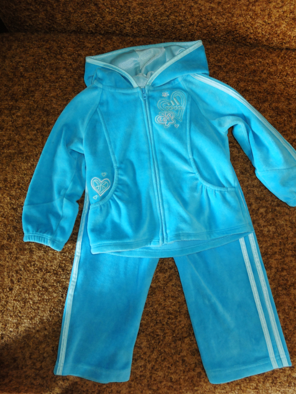 Костюм Adidas 700 руб