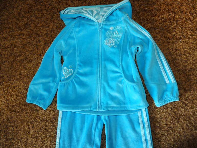 Костюм Adidas 700 руб