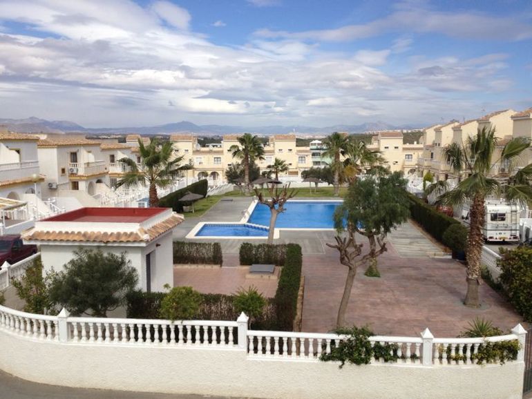 Новый вариант: бунгало в Гран Алакант, 2 спальни, wi-fi