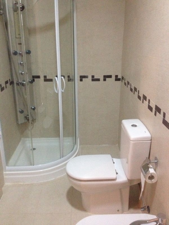 Спец. цена на аренду апартаментов в Испании (Санта Пола), 4 спальни, в 50м от пляжа, стоимость за месяц: июнь/1400 евро, сентябрь/1500 евро