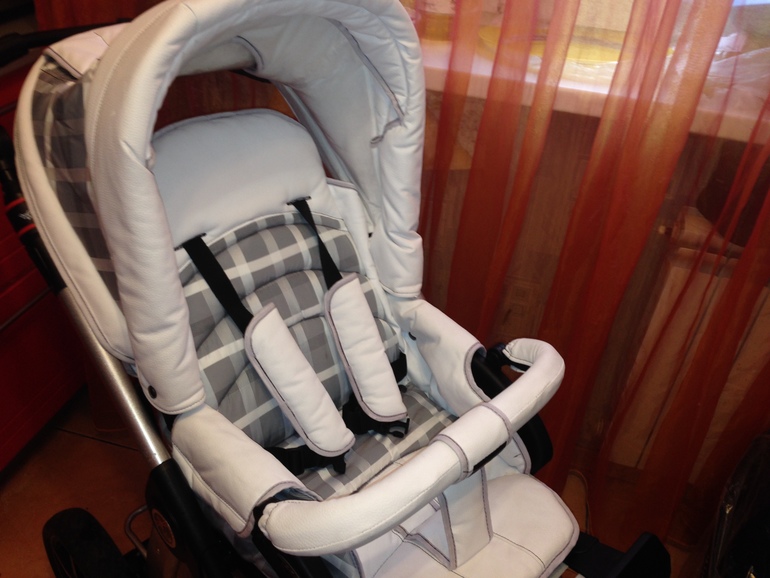 Продаю Коляска 2 в 1 Hartan Racer GT белая кожа