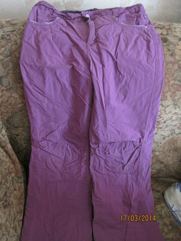 Отдам даром одежду для девочки подростка