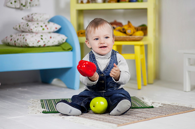 Кирюшка во всю готовится к Новому году)))