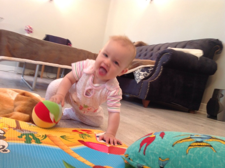 Восемь удивительных месяцев)))