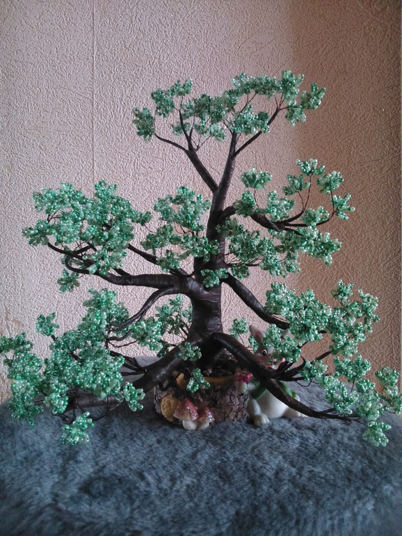 Мое первое деревце из бисера.