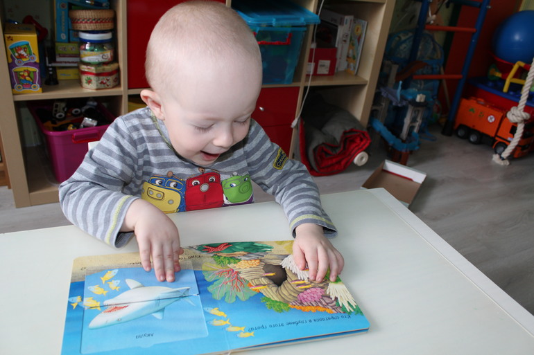 Вот и пошли мы по дороге с музыкой.