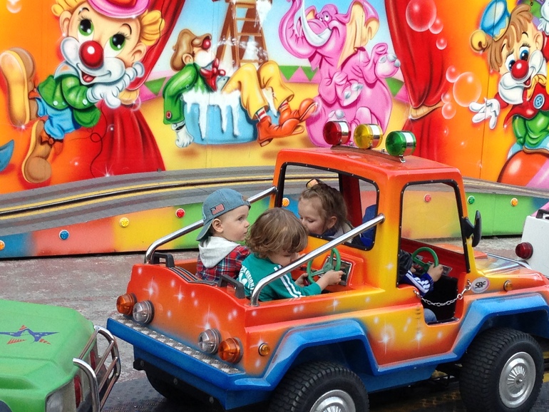 Наши первые карусели...:))