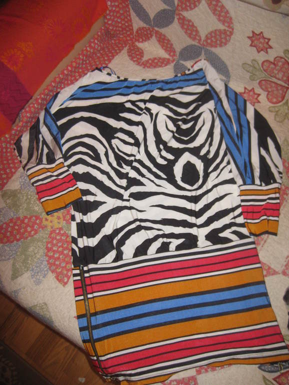 Яркая женская туника 38 размера 1000р.