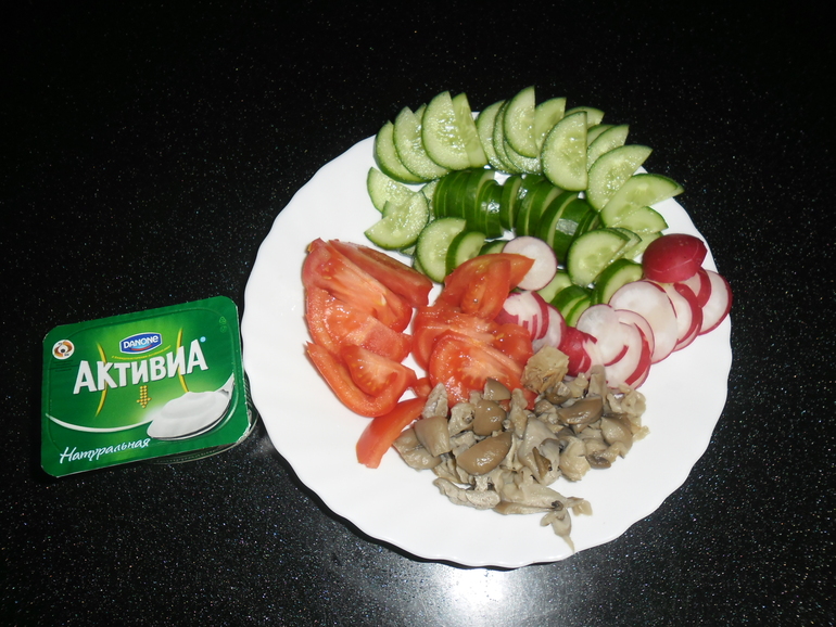 Лёгкий салат с вешенками