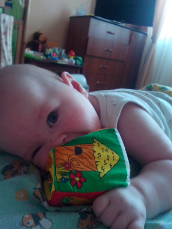 первый зубик! :-)