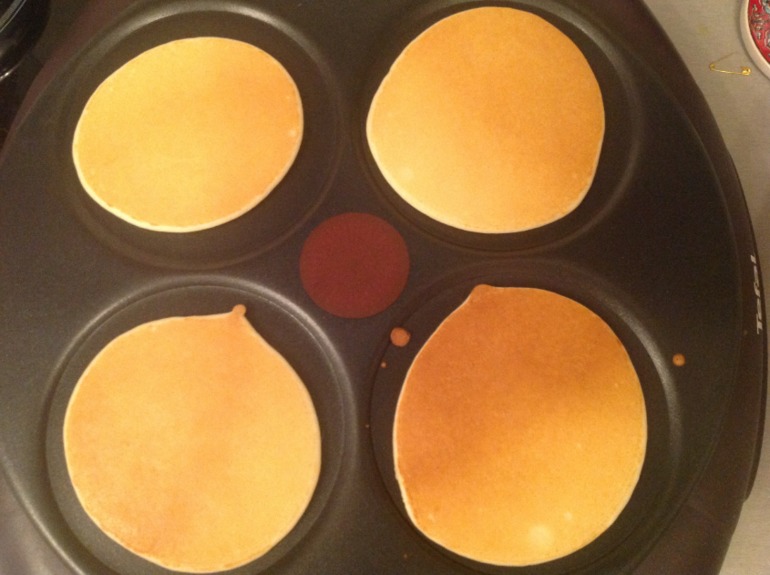 Все время мутит. Надеюсь блинчики спасут :)