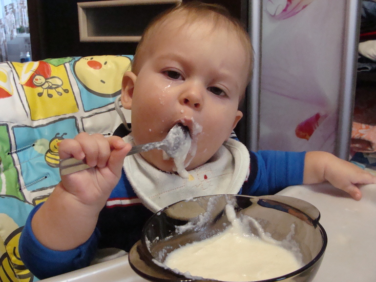 Вот и долгожданные фото со Дня рождения...Все прошло замечательно (только Рома и Юля заболевшие были, подхватили вирус...) Торт получился полностью такой, как я и хотела и на вид и на вкус. Оформление делала сама (теперь буду делать и на заказ) Правда коробочка на фото еще не закончена была. Сейчас она называется