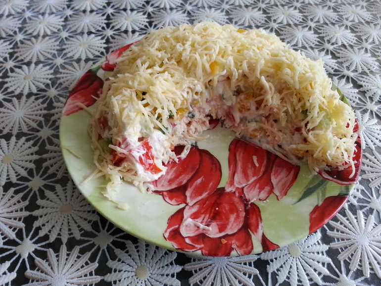Салатик с курицей и овощами