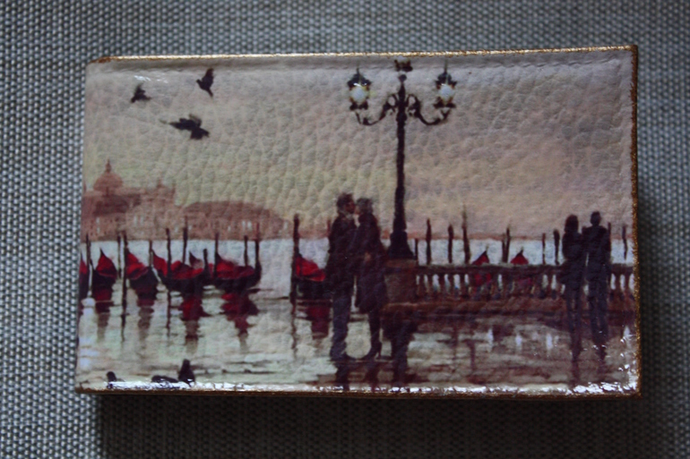 Любимый декупаж а коже)