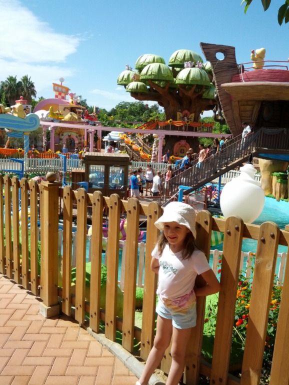 Отель и парк Port Aventura, а также новый аквапарк Costa Caribe Aquatic Park