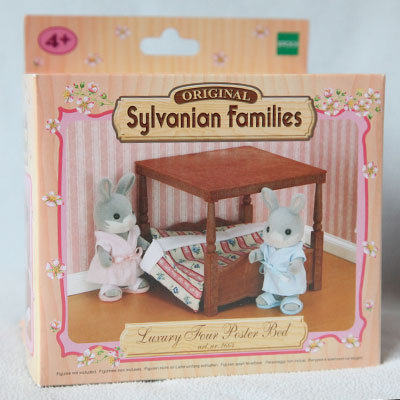 Sylvanian families большая кровать и тумбочка