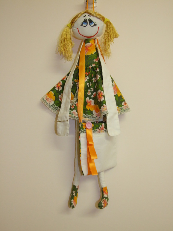 Куколка - хранительница заколочек и резинок