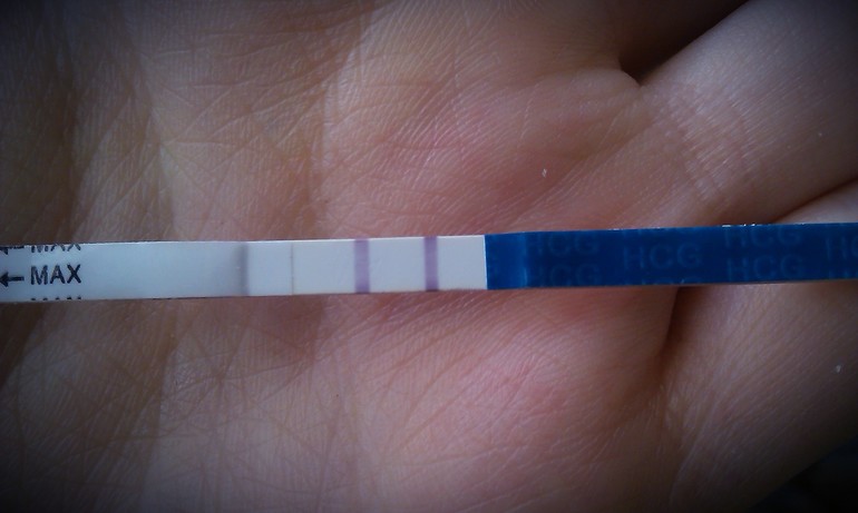 чем бы беременяш не тешился,лишь бы не нервничал!