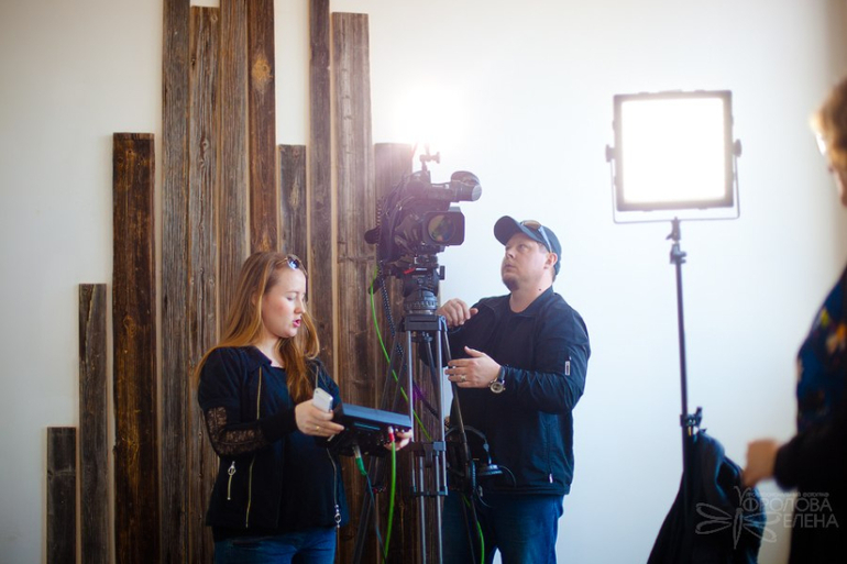 Декор и костюмы для съемок Первого канала)))