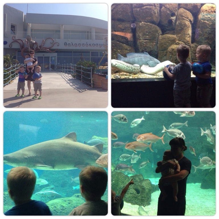 На Крит большой семьей :-)