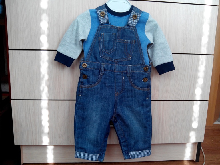 продам отличный комбинезон фирмы NEXT на 3-6 мес