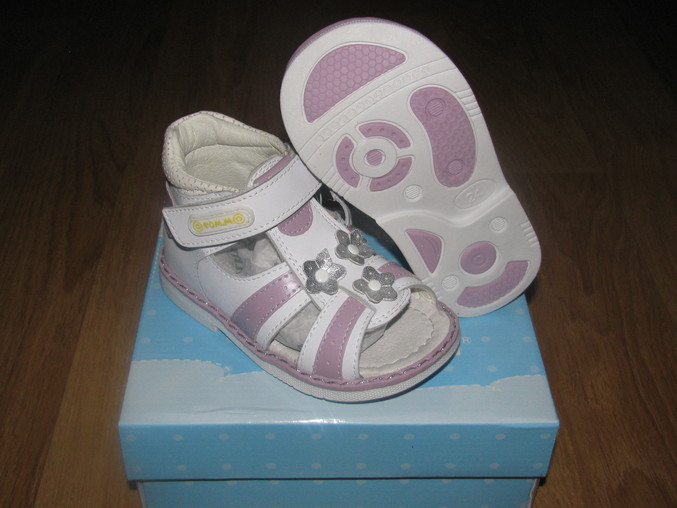 Обувь для девочки! Новая!