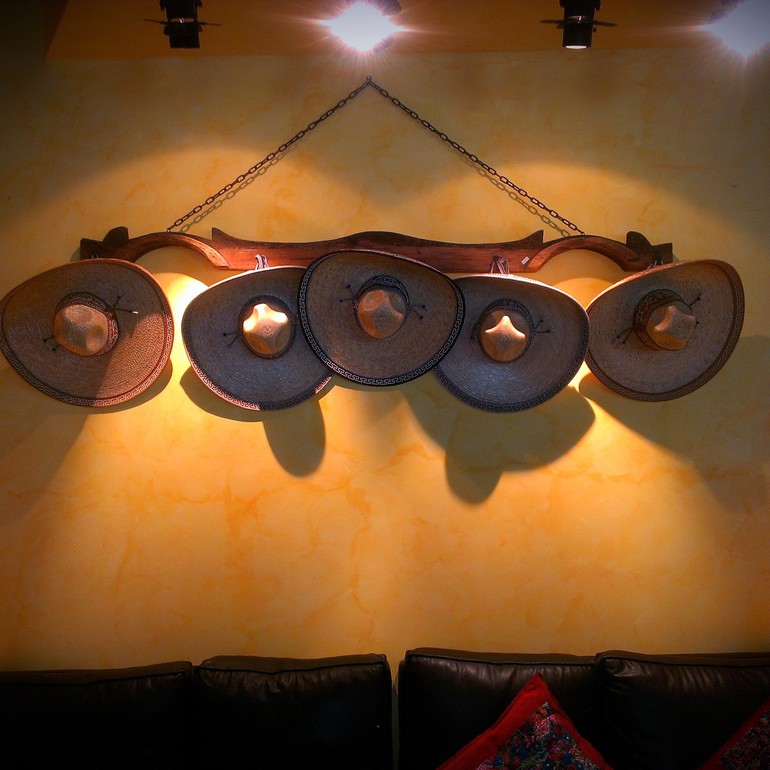 Эстафета света и мексиканское сомбреро