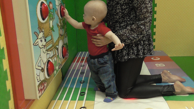 ДР братика и первый раз в игровой комнате))