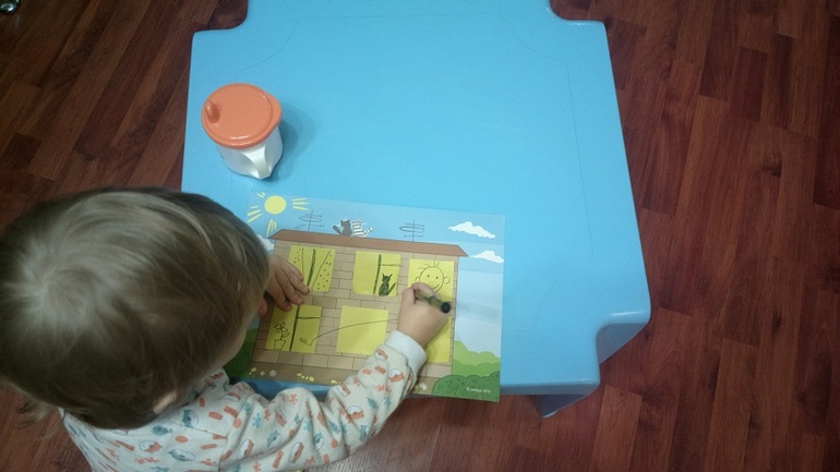 Игры с геометрическими фигурами для самых маленьких.