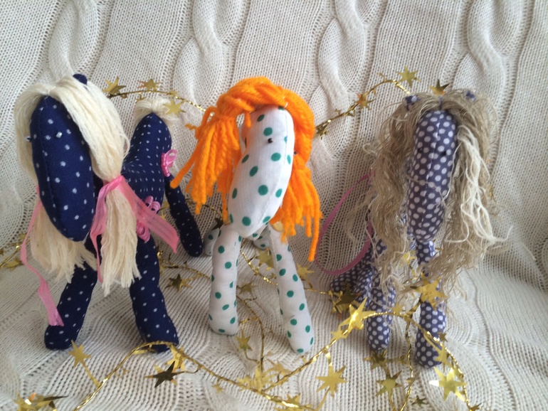 Кони в яблоках)