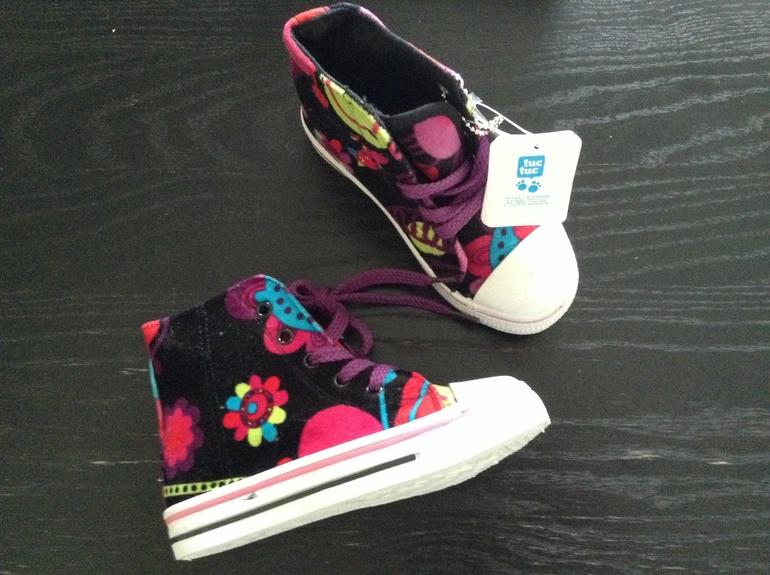 PABLOSKY . Agata . Petit shoes. 19,20,21,28 размеры . Очень легкая , мягкая и удобная обувь для детской ножки .