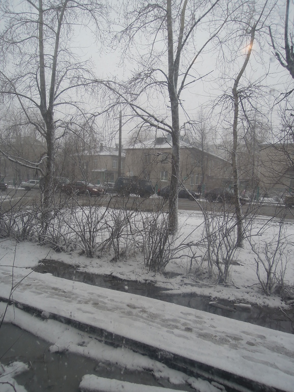 А из нашего окна..