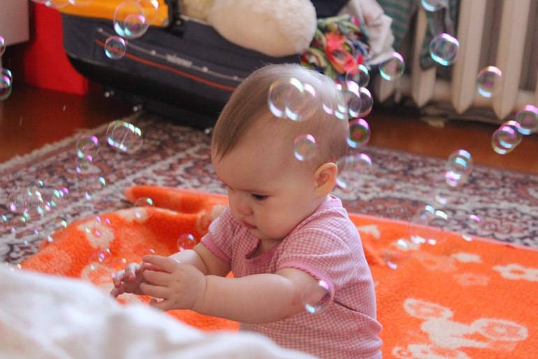 Ева и мыльные пузыри)