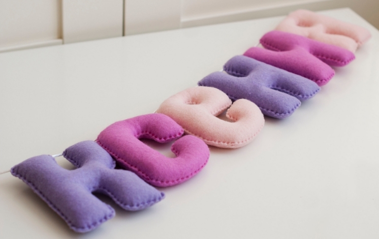 Буквы, игрушки, елки и другое