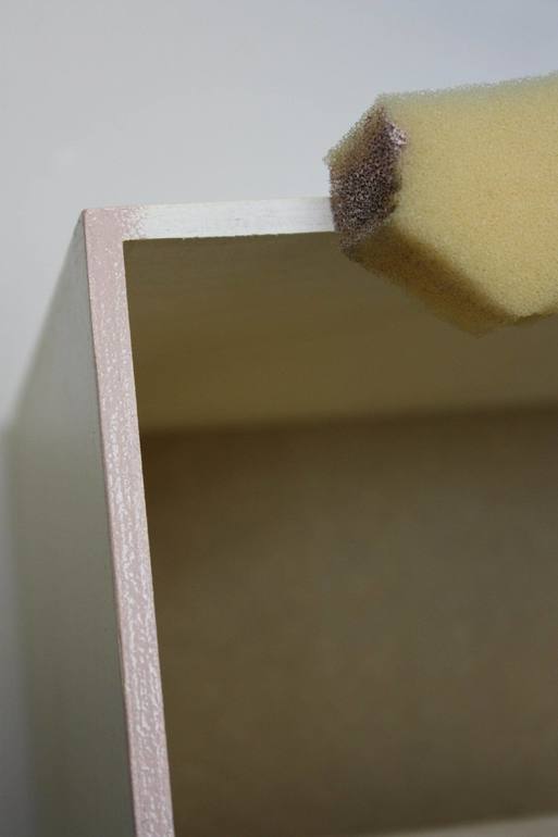 Приступила к заказу на мини-комодик. Серия 10