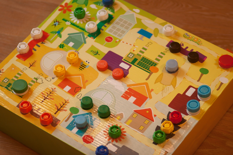 Короб с крышечками