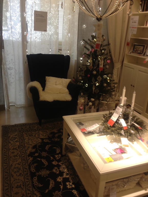 Интерьеры с экспозиций.