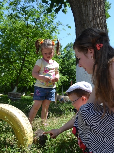 Игры на улице. Домик для фей