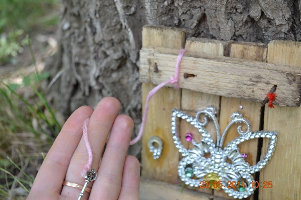 Игры на улице. Домик для фей